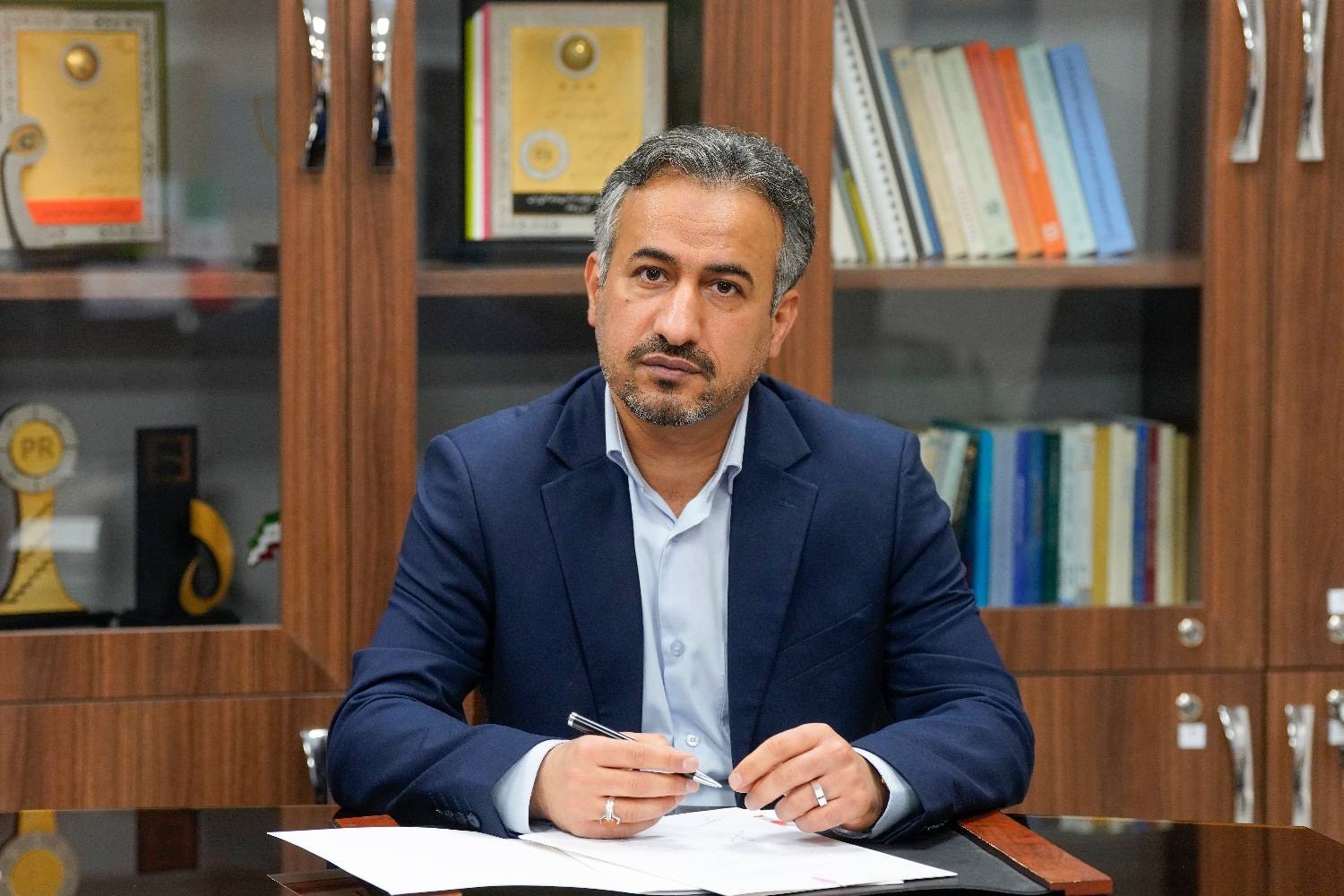 «خدمت» تعطیل‌‌پذیر نیست!