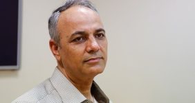 زیدآبادی: افکار عمومی در این ۲۰ سال چند بار دستخوش تغییرات دورهای و باورناپذیر شده است؟/ درس بگیریم