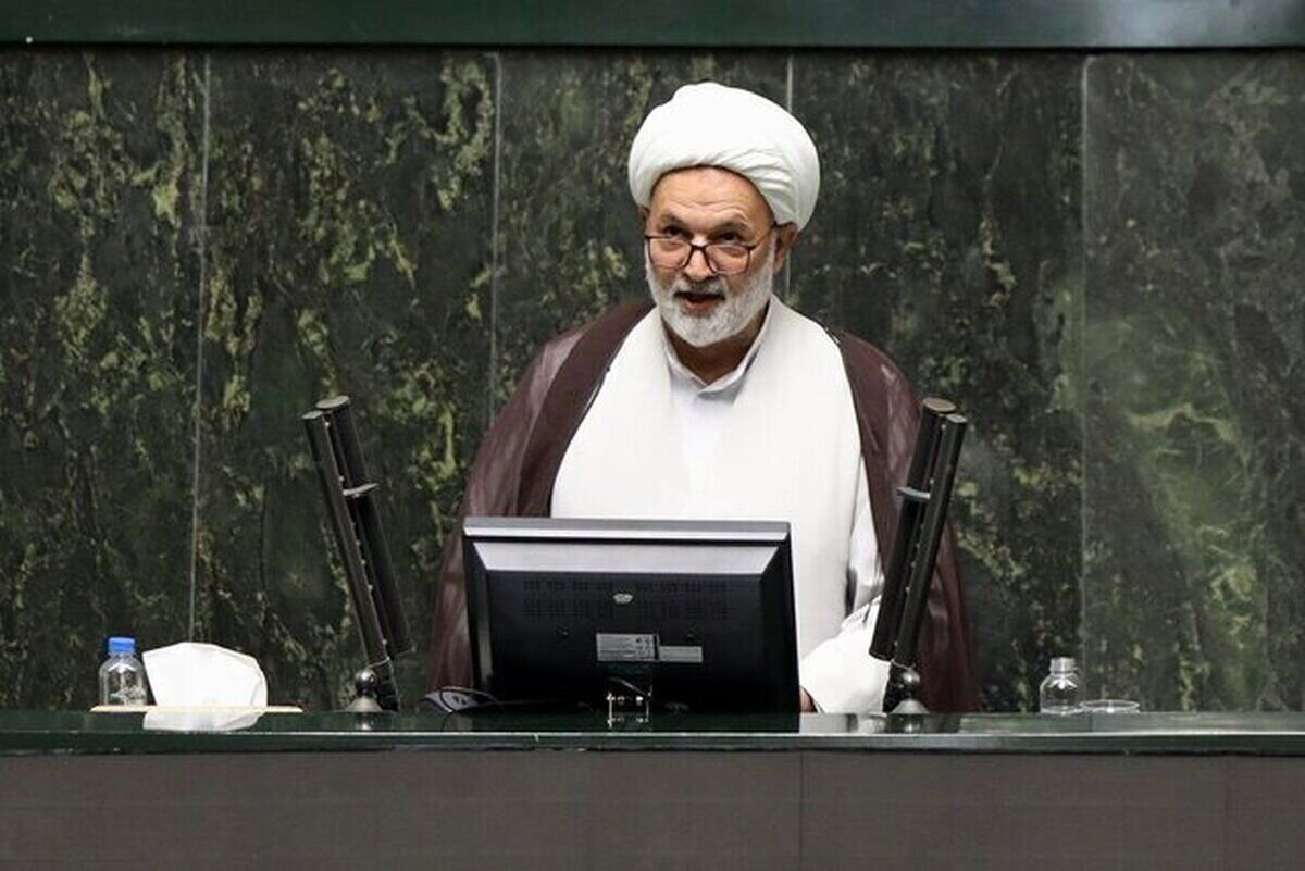 عضو جبهه پایداری: گلوی دشمن در تنگه هرمز است، ما هم آن را همواره می فشاریم