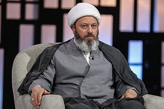 قاسمیان خطاب به نزدیکان آیت‌الله سید مجتبی خامنه‌ای؛ مساله دیگر رفاقت نیست، ولایت است/ نباید واگذاری غنی‌سازی را توجیه کنیم وقتی نظر ایشان این نیست