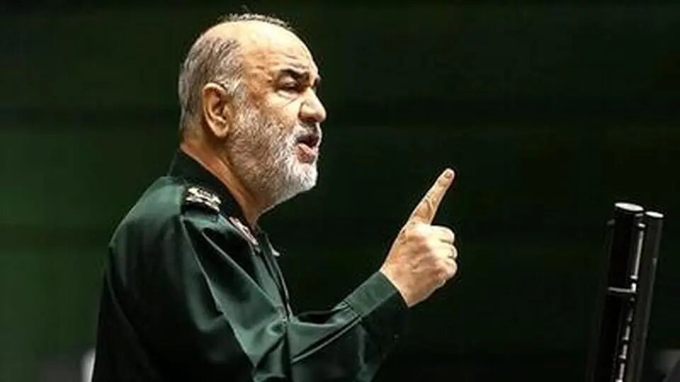 ماجرای قرآنِ هدیه رهبر شهید انقلاب به سردار شهید سلامی