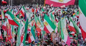 خودفریبی و نمایشهای خیابانی