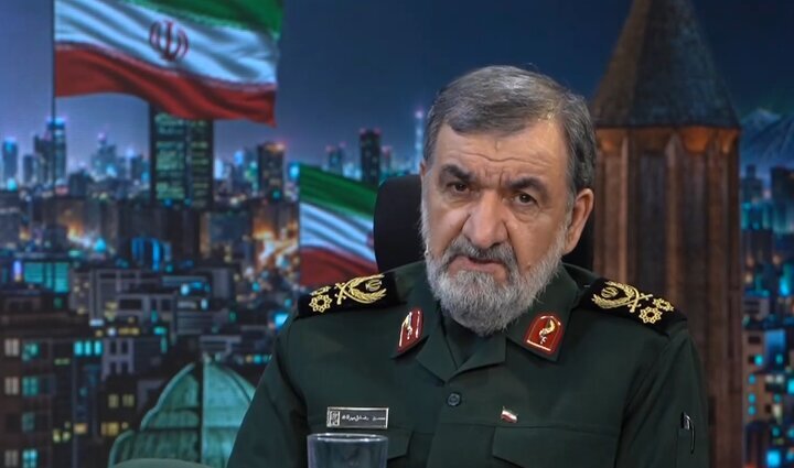 محسن رضایی:تمدید آتش‌بس به‌نفع ما نیست/آرزو می کنم سربازان امریکایی وارد خاک ما شوند/آنها را اسیر می کنیم و برای آزادی هر نفر یک میلیارد دلار می گیربم