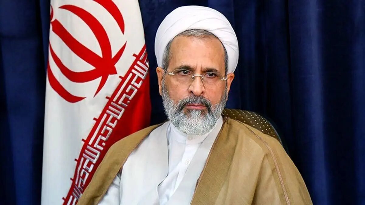 آیت‌الله اعرافی: فشارهای دشمن بیشتر شود ملاحظات را کنار خواهیم گذاشت/ منطق دفاع را به خاطر نظم جدید تغییر داده‌ایم