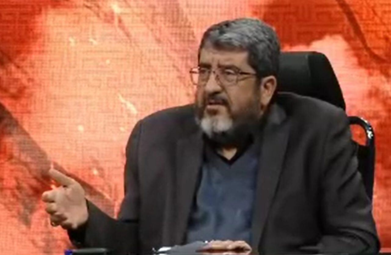 فواد ایزدی: در این نقطه وارد پروسه مذاکره شدن اشتباه است/ به اسم اصولگرایی و حضرت آقا مذاکره می‌کنیم/ باید بتوانیم از سربازان آمریکایی کشته بگیریم