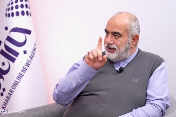 حسام‌الدین آشنا: مذاکره‌کنندگان ایرانی از ترکمانچای تا اسلام‌آباد به مردم خیانت نکردند