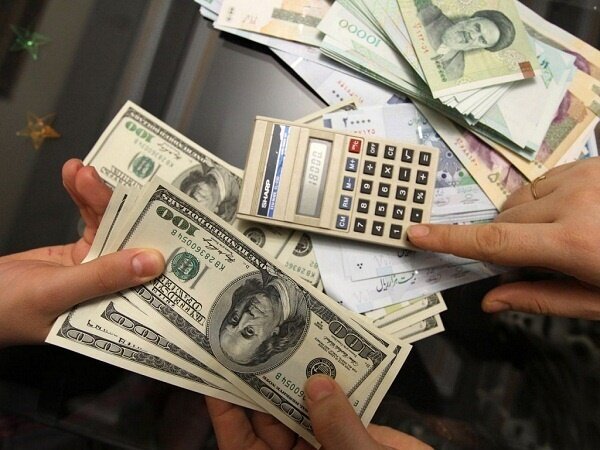 قیمت جدید دلار و یورو در بازار رسمی امروز ۲۶ فروردین/ دلار در مرز مقاومتی قرار گرفت