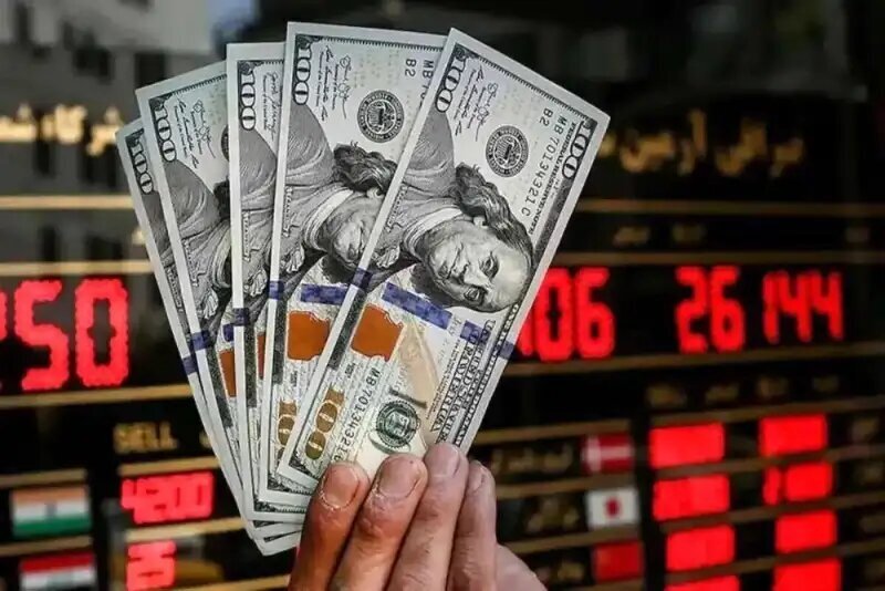 پشت پرده فروش دلار ارزان با تراول ۵۰۰ هزار تومانی/پای قاچاق سوخت در میان است!