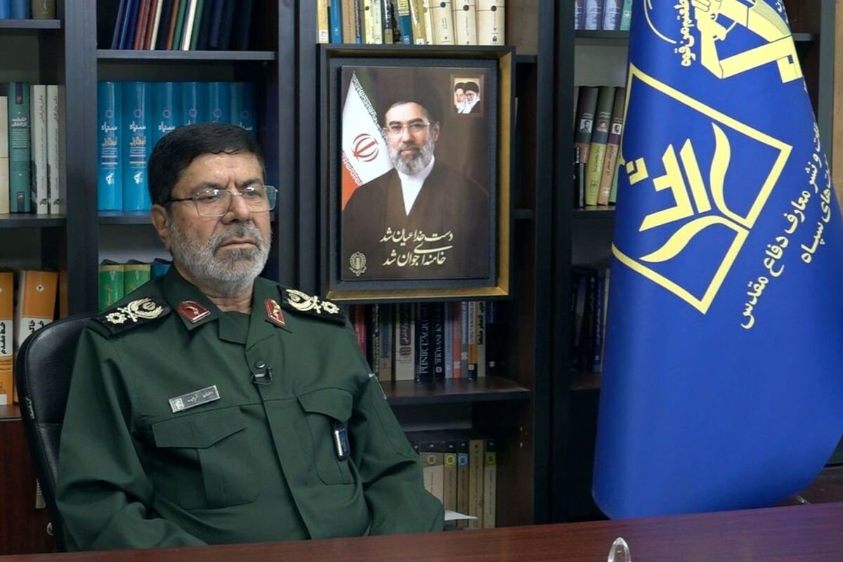 سردار شریف: منتظر رسیدن هواپیماهای دیگران برای تکمیل تجهیزات لجستیکی خود نیستیم/ در رویارویی بلندمدت احتمالی پیروز میدان خواهیم بود