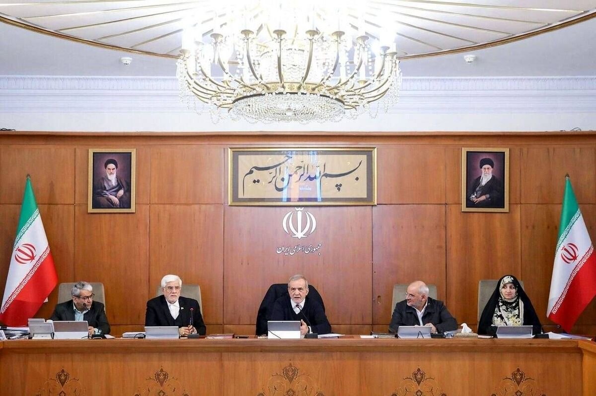 اصلاح مصوبه کالاهای اساسی در دولت/ عارف: تأمین ذخایر راهبردی گندم و روغن تقویت شد