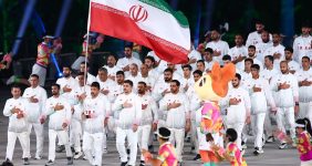 دیدار توماس باخ با ورزشکاران ایرانی در دهکده بازیهای ساحلی