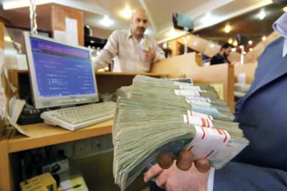 جریان مشکوک خروج پول نقد از بانک‌ها؛ ماجرا چیست؟/ جمشیدی: کارکنان بانکی مراقب باشند