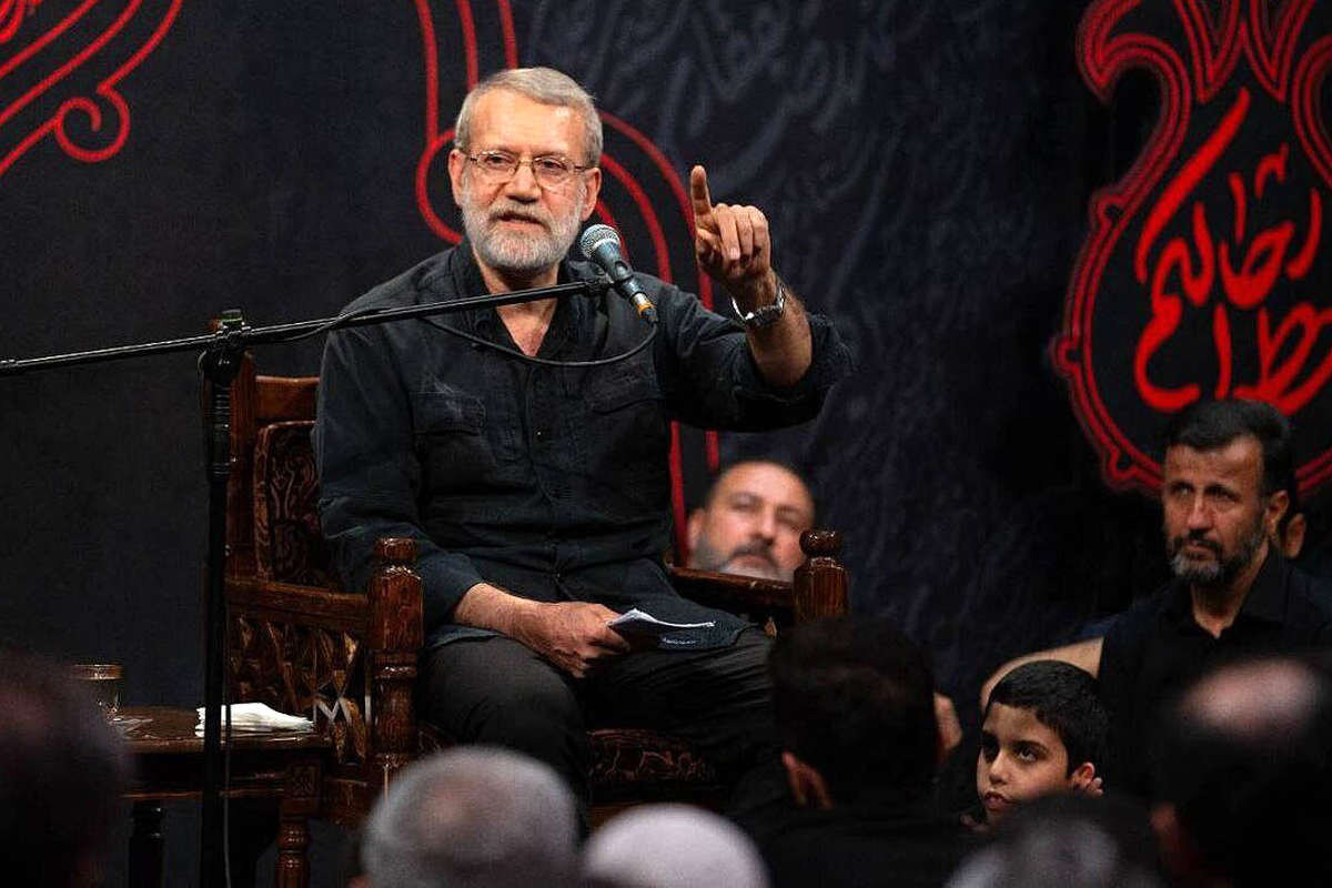 تصویری دیده نشده از پیکر علی لاریجانی در معراج شهدا