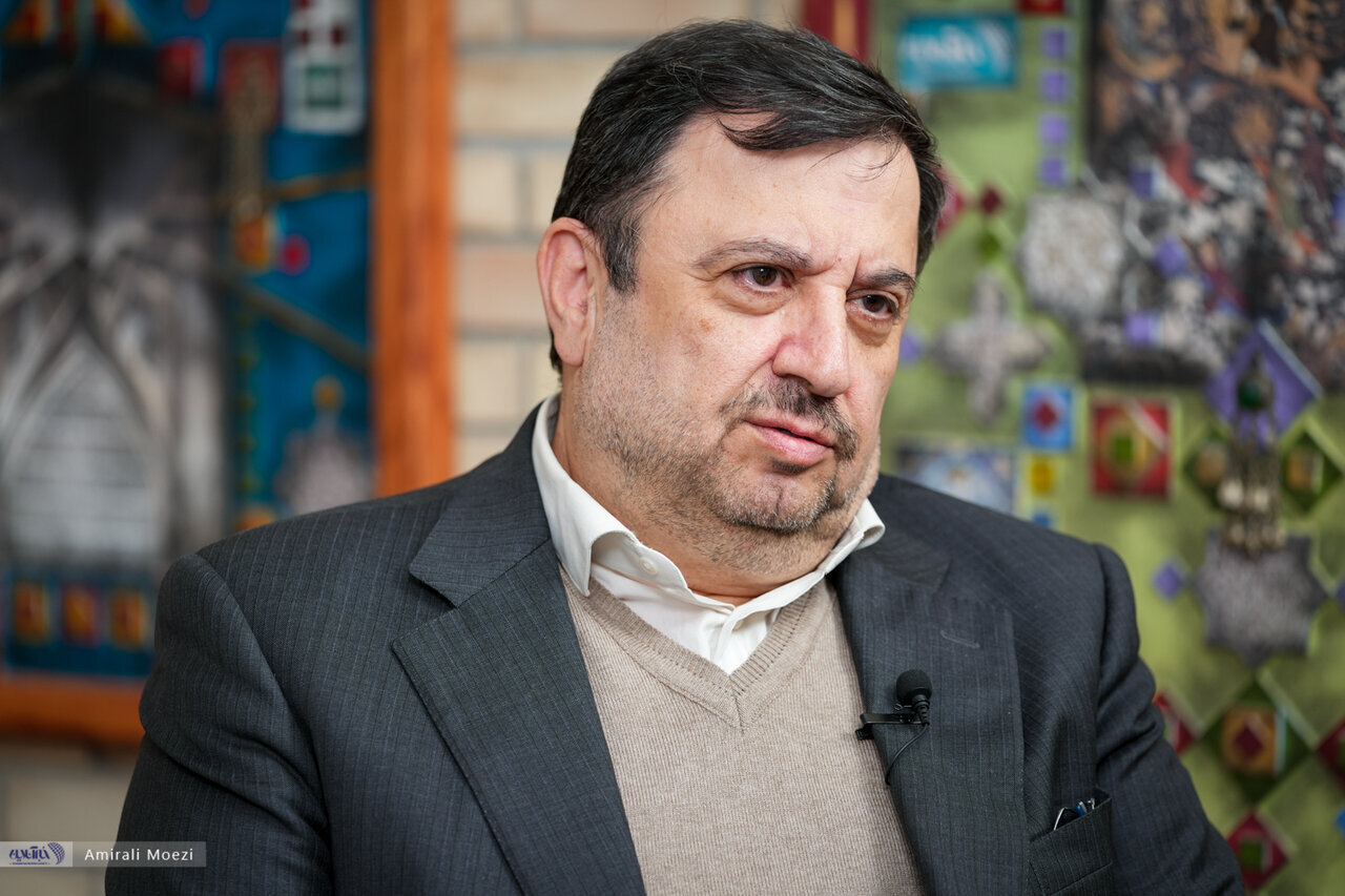 فیروزآبادی: اینترنت بین‌الملل می‌تواند ظرف ۵ دقیقه وصل شود