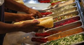 رونمایی از یک ساندویچ جدید در بازار ایران/ جانشین فلافل چقدر قیمت خورد؟