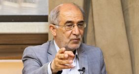 سردار علایی: ۲۷ ناو هواپیمابر ثابت در خلیج فارس حضور دارند/  آمریکا و کشورهای عربی قبل از پیروزی انقلاب برای کم کردن قدرت ایران، برنامه ریزی کردند