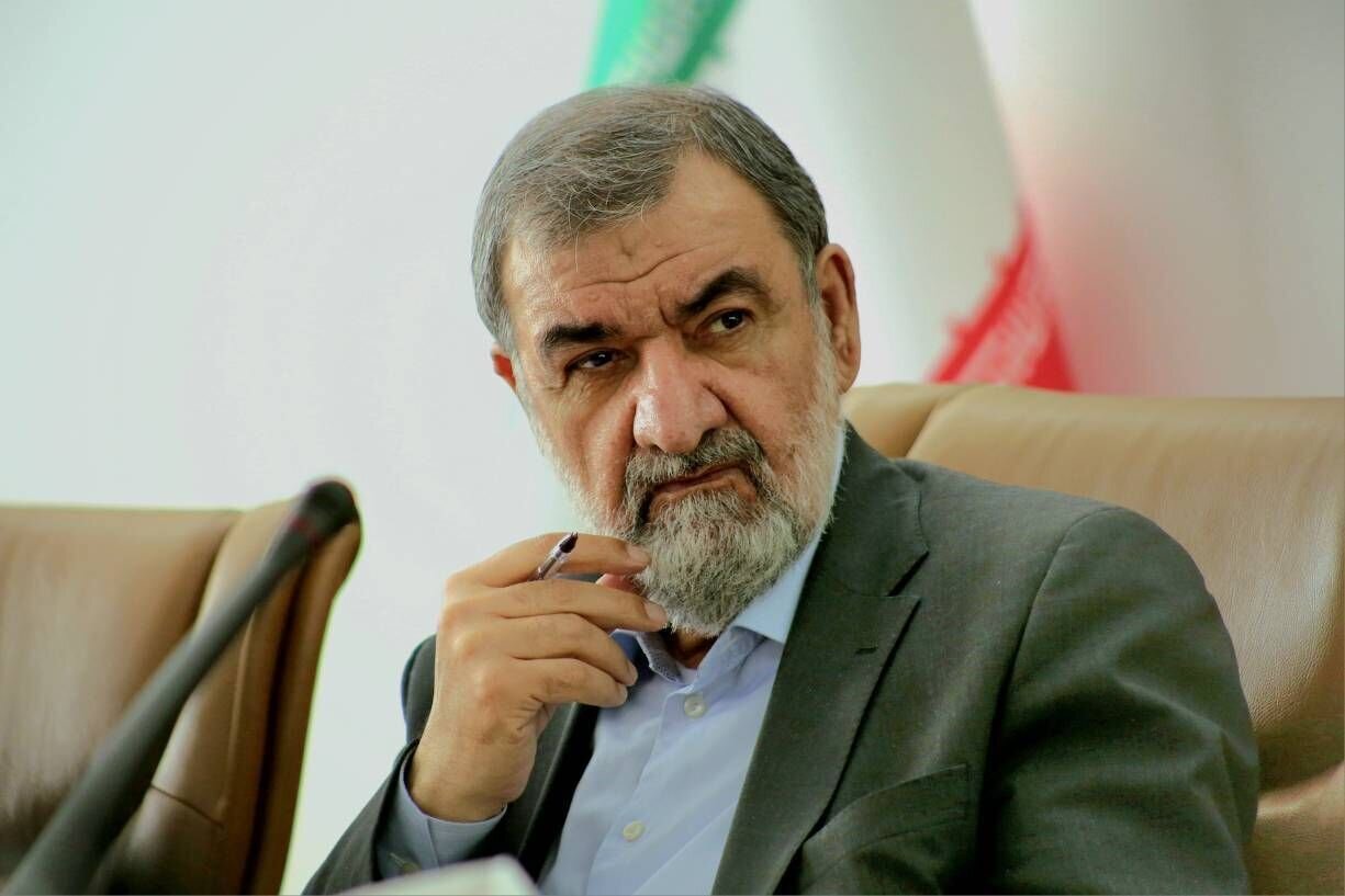 واکنش محسن رضایی به شایعات درباره سلامتی رهبری/ اگر اقدام نظامی کنند سربازانشان را به اسارت می‌گیریم/ بابد وارد مذاکره با عربستان و قطر و ... شویم