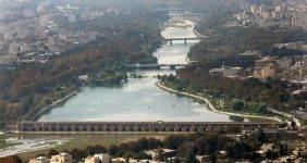 آب احتمالا پایان اردیبهشت ماه در بستر رودخانه زاینده رود جاری می شود
