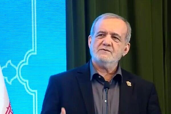 تصاویری از پزشکیان بدون محافظ در خیابان ایرانشهر/ رئیس جمهور در اورژانس تهران در روزهای اوج جنگ