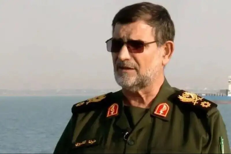 تصویری از شهیدان تنگسیری و حاجی‌زاده با پوشش متفاوت + عکس