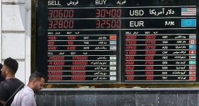 معامله‌گران غافلگیر شدند/ قیمت دلار ۱۷ درصد تغییر کرد + جدول